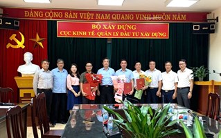 Lễ trao Quyết định chỉ định Bí thư Chi bộ Văn phòng, Bí thư Chi bộ phòng Thể chế chính sách về quản lý dự án đầu tư xây dựng và bổ nhiệm Phó Trưởng phòng Quản lý xây dựng 2